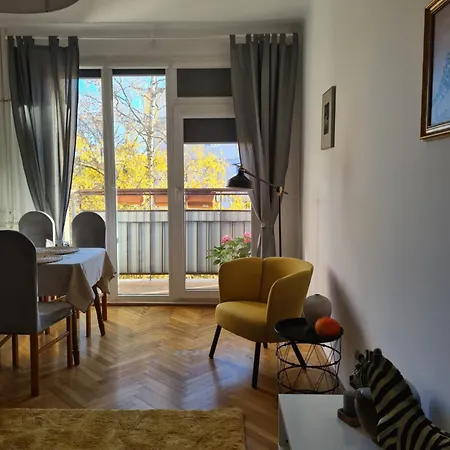 Apartment Zoo