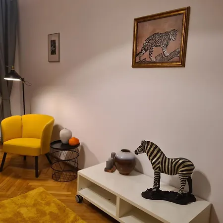 Apartment Zoo *